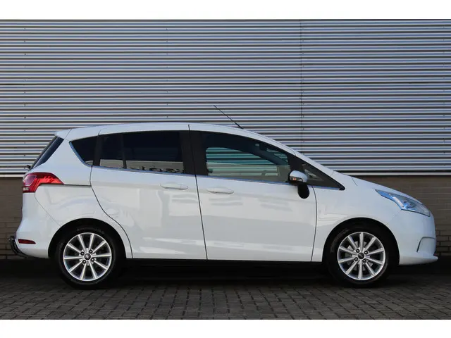 Ford B-Max 1.0 EcoBoost 100PK Titanium | Origin NL | Dealer Onderhouden | Camera | Trekhaak | Cruise...