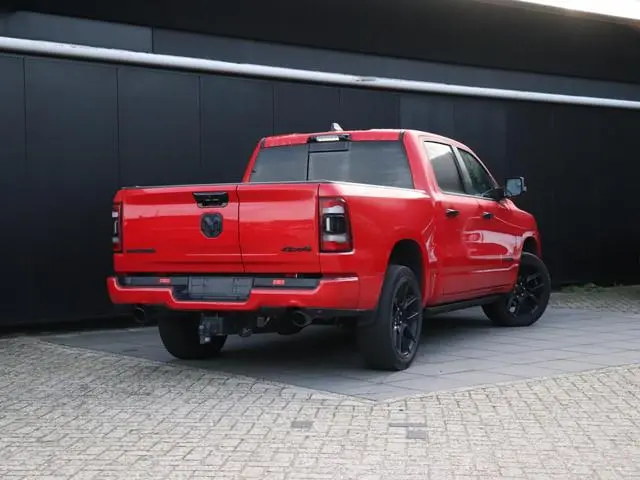 Dodge Ram 1500 5.7 V8 4x4 Crew Cab Laramie | LPG | H&K | LEDER | MEMORY | PANO | LUCHTVERING | TREKH...