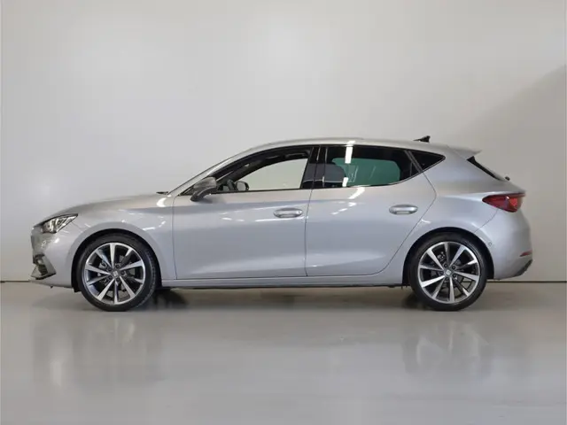 SEAT Leon 1.5 eTSI FR Business Intense | Automaat | Panorama- Schuifdak | Beats Audio | Camera | Dod...