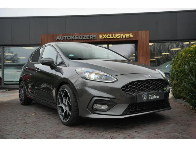 Ford Fiesta 1.5 EcoBoost ST-3 Panoramadak Cruise Recaro LED Keyless