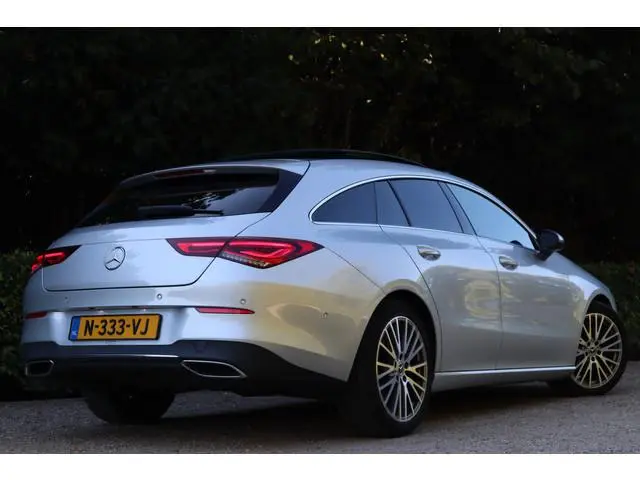 Mercedes-Benz CLA-klasse Shooting Brake 180 Business Solution Luxury | Panoramadak |