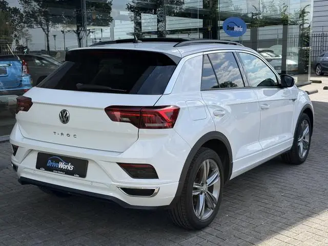 Volkswagen T-Roc 1.5 TSI R-LINE | PANO | LED | Adaptive CC | Camera | Winter-pakket | LED |Key-less...