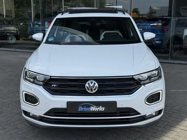 Volkswagen T-Roc 1.5 TSI R-LINE | PANO | LED | Adaptive CC | Camera | Winter-pakket | LED |Key-less...