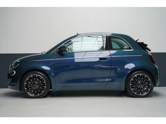 Fiat 500 C La Prima 42 kWh | SoH 96,8% | Leder | Lm velgen | Navigatie | Carplay | Stoelverwarming