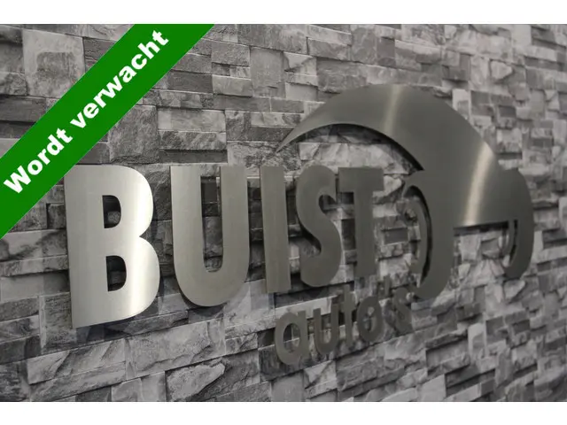 Mercedes-Benz A-klasse 250e AMG Line Plus PANO MULTIBEAM LED 8471KM!