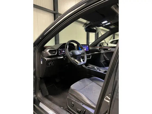 Seat Leon Sportstourer 1.5 eTSI FR Pano Memory Trekhaak VOL!