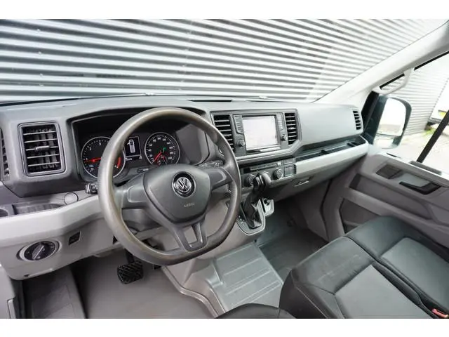 Volkswagen Crafter 180pk Automaat L3H3/L2H2  Navigatie Camera  Parkeersensoren Trekhaak Cruise contr...
