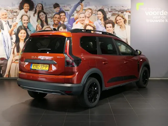 Dacia Jogger 1.0 TCe 110 limited edition 7p. | Occasion Lease vanaf €489 p/m | Dodehoek - | Navi | A...