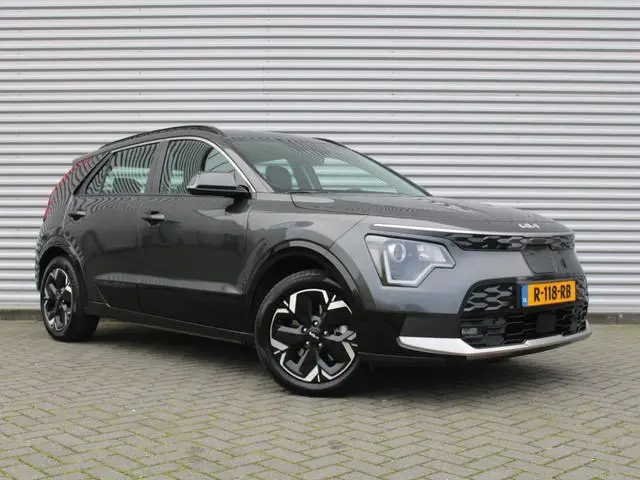 Kia Niro EV DynamicLine 64.8 kWh | 17" LM | Airco | Cruise | Camera | Navi | PDC |