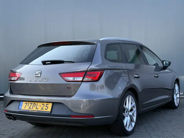 SEAT Leon ST BJR 2015 1.4 TSI 150 PK ACT FR Dynamic AUTOMAAT | WINTERPAKKET | LED | LMV
