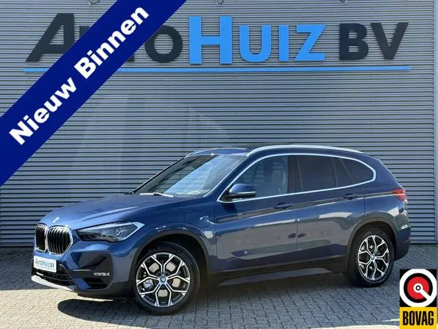 BMW X1 xDrive 25e Advantage Panoramadak Trekhaak LED Achteruitrijcamera Navi Pro HiFi-speakersysteem...