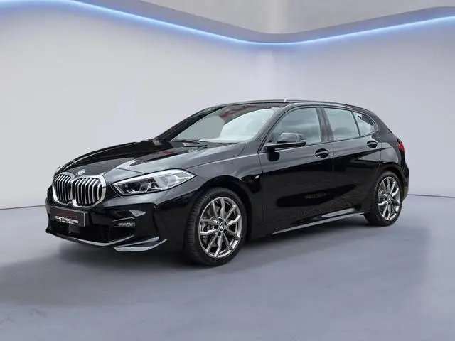 BMW 1-serie 120i M Sport /Apple Carplay/Stuur-Stoelverw./Camera/Parkeersens. Rondom/Elektr. Klep/DAB...