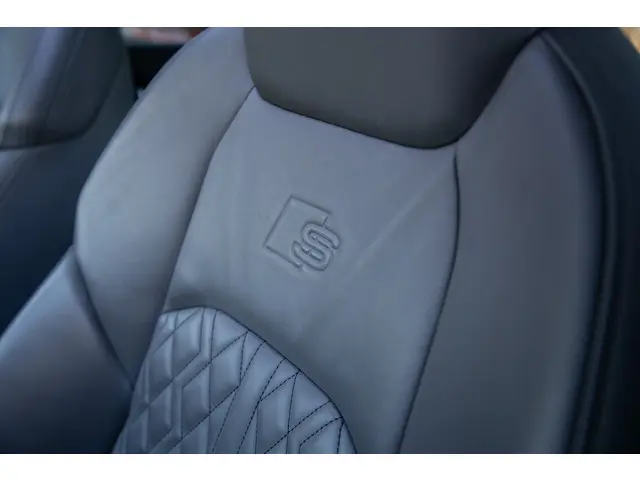 Audi e-tron S quattro 95 kWh , Trekhaak, Panoramadak, Adaptive cruise, 360-graden camera,