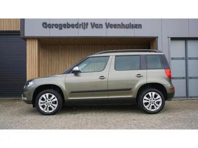 Skoda Yeti 1.2 TSI 105pk DSG Outdoor Outdoor & Elegance Leder/Alcantara Xenon 17inch LM Navi 43897km...