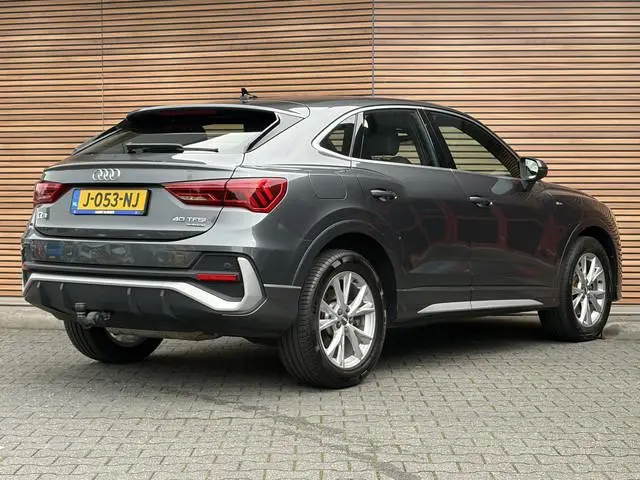 Audi Q3 Sportback 40 TFSI quattro S Edition Trekhaak / Cruise / Stoelverwarming