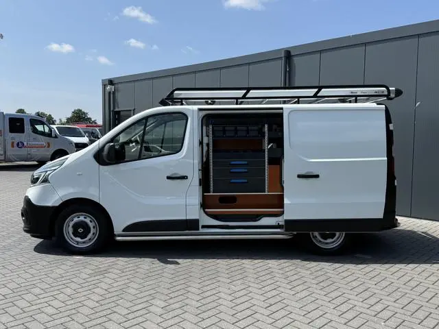 Renault Trafic 2.0 dCi 145 PK / AUTOMAAT / L1H1 / 2x SCHUIFDEUR / INRICHTING / TREKHAAK / IMPERIAAL...