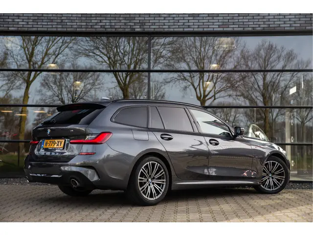 BMW 3-serie Touring 330i High Executive M-Sport , Panoramadak, Adap. cruise,