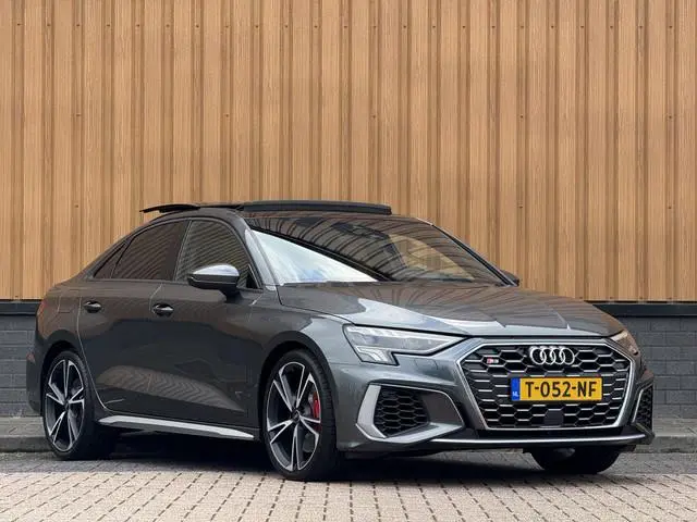 Audi A3 Limousine 2.0 TFSI S3 quattro | 310 PK! | Panoramadak | Apple Carplay | Android Auto | Camer...