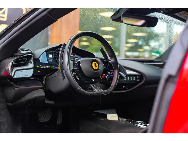 Ferrari SF90 Stradale 4.0 V8 Assetto Fiorano Fiorano Pack Carbon Fibre Daytona Racing Seats