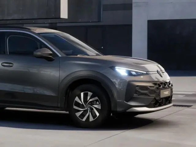 Volkswagen T-Roc Limited Edition 1.5 eTSI 116 PK 7 versn. DSG · Comfort Pakket · Prijs is inclusief...