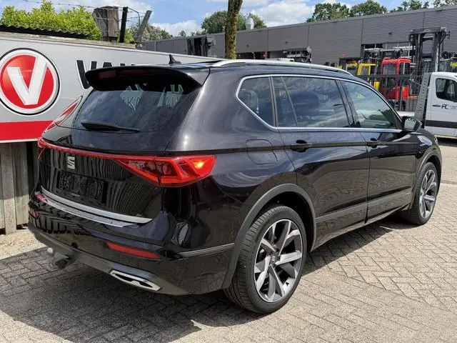 SEAT Tarraco 1.4 TSI e-Hybrid PHEV FR Business Intense 20"/Panoramadak/Leder + memory/Trekhaak/360 c...