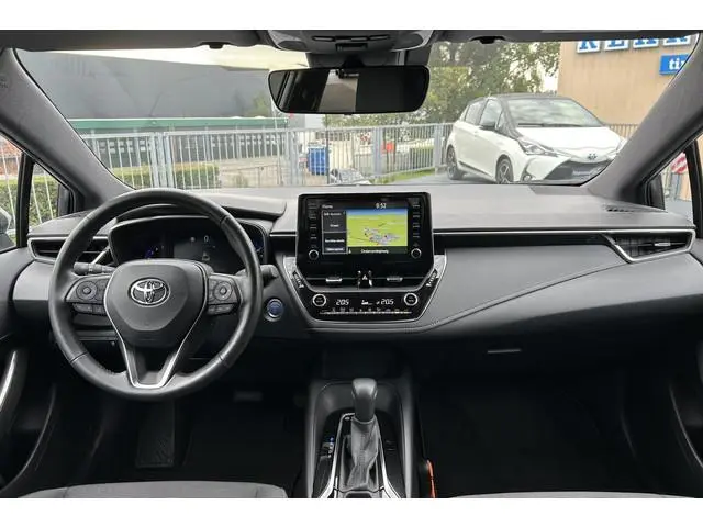 Toyota Corolla 1.8 Hybrid Dynamic, 1e eigenaar, Trekhaak, All seasonbanden, Unieke kilometerstand!