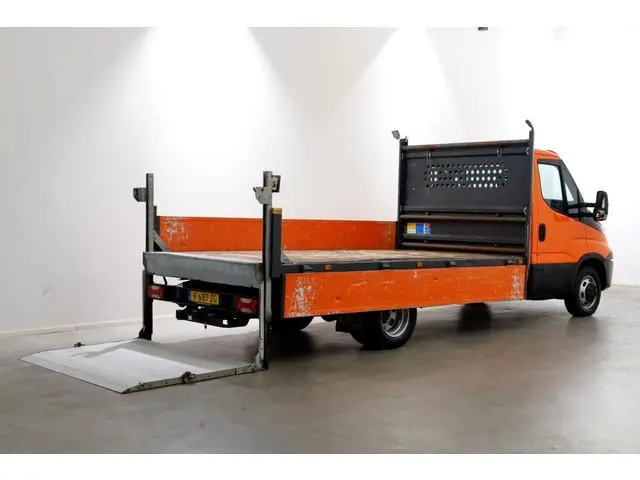 Iveco Daily 35C14 136pk E6 Open Laadbak met laadklep en trekhaak 3500kg 04-2019
