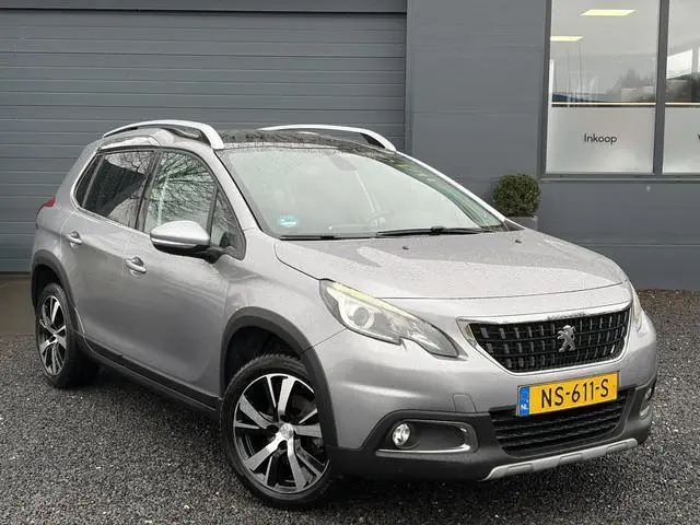 Peugeot 2008 1.2 PureTech Allure Pano,Navi,Camera,110pk,Halfleder,Clima,Cruise,Dealer Onderhouden,Pd...