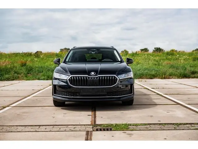 Skoda Superb Combi 1.5 TSI PHEV Selection | TREKHAAK | SUNSET | 18"