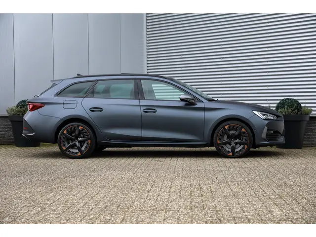 CUPRA Leon Sportstourer 1.4 e-Hybrid VZ Copper Edition 245PK Pano|Memory|Mat|Stuurvw