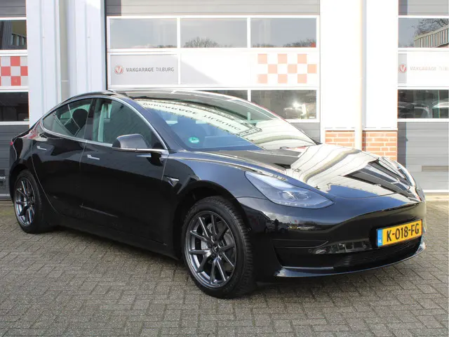 Tesla Model 3 Standard RWD Plus 60 kWh 1e Eig./Trekhaak/Autopilot/Panoramadak/NAVI/PDC/Leder/Adaptiv...