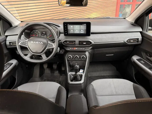 Dacia Sandero Stepway 1.1 TCe 110 Extreme LED / Camera / Lm Velgen / Cruise / Clima