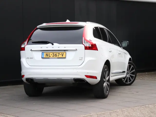 Volvo XC60 2.0 T5 R-Design | LEDER | MEMORY | PANO-DAK | CAMERA | NAVI | CRUISE | STOELVERW. |