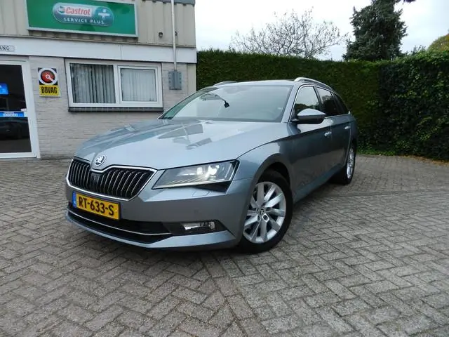 Skoda Superb Combi 1.4 TSI ACT Style Business - ACC - Park.H V&A - Park Cam - Panoramadak - Apple Ca...