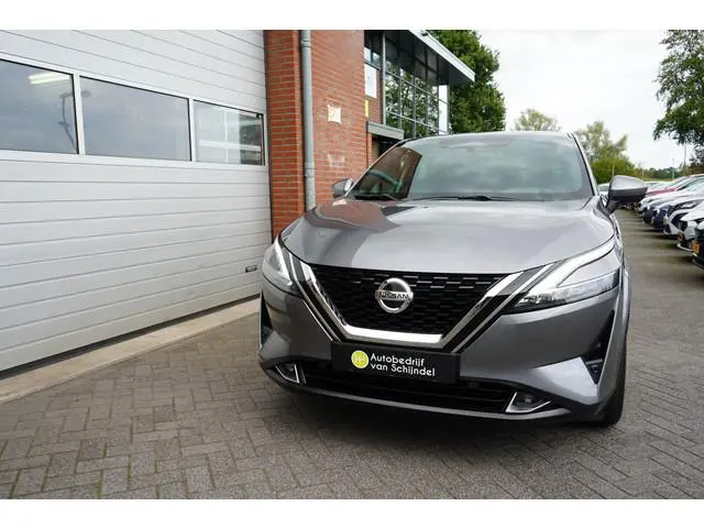 Nissan Qashqai 1.3 MHEV XTRONIC 158PK TEKNA + VERWARMINGSPAKKET KEURIGE NETTE STAAT! 360CAMERA ZWART...