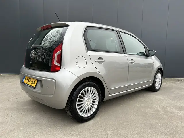 Volkswagen Up! 1.0 high up! BlueMotion AIRCO NAVI LMV