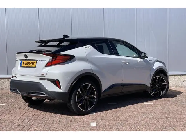 Toyota C-HR 2.0 Hybrid GR-Sport / Stuur en Stoelverwarming / JBL Audio / Parkeersensoren / Camera /