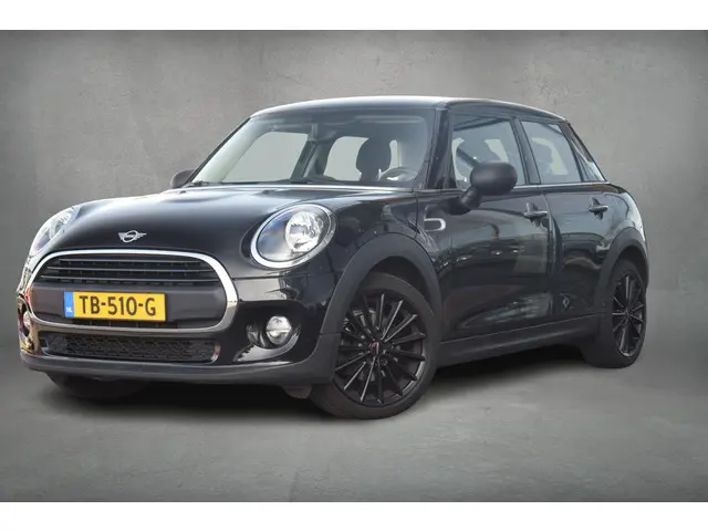 Mini Mini 1.5 One | Airco | 17" jcw velgen | Navi | Dakspoiler |