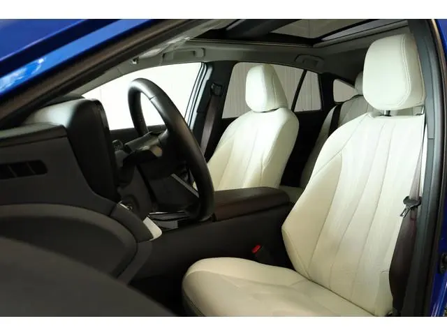 Toyota Mirai Prestige, Panoramadak, Leder