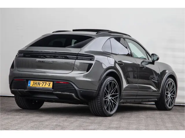 Porsche Macan Turbo Off-Road Design, Massage, Pano, Luchtvering VOL