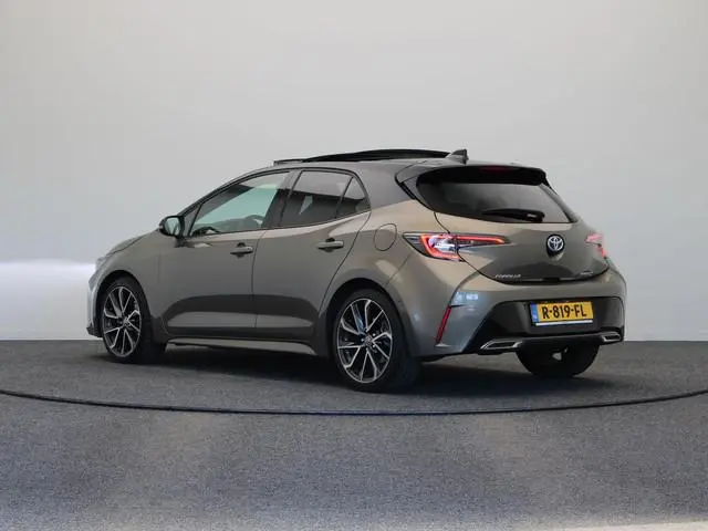 Toyota Corolla 2.0 Hybrid Executive | head-up display | JBL audio | leder | schuif-kanteldak | stoel...
