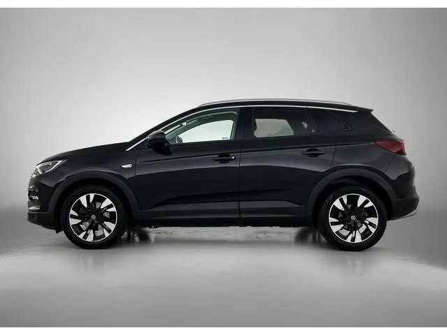 Opel Grandland X 1.2 Turbo Innovation | Leder | Navigatie | Stoelverwarming/Verkoeling | Trekhaak