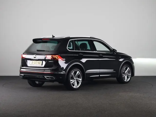 Volkswagen Tiguan 1.4 TSI eHybrid R-Line Business 245PK PHEV | 360 graden camera | Stoel- en stuurve...