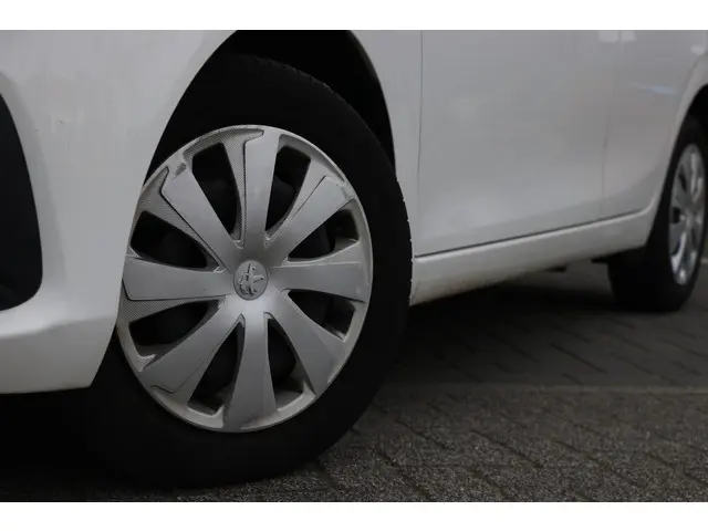 Peugeot 108 1.0 e-VTi Active NAP | apple carplay | airco | multifunctionelen stuur |