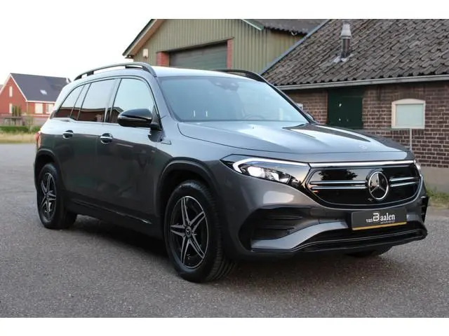 Mercedes-Benz EQB 300 4MATIC AMG Line 67 kWh SOh 97.5% PANO SFEER ILS 360CAMERA 54000KM!!!