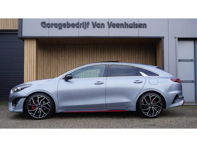 Kia ProCeed 1.6 T-GDI 204pk GT *Facelift* Pano.Dak JBL Virtual Leder/Alcantara 19inch LM Stoel & Stu...