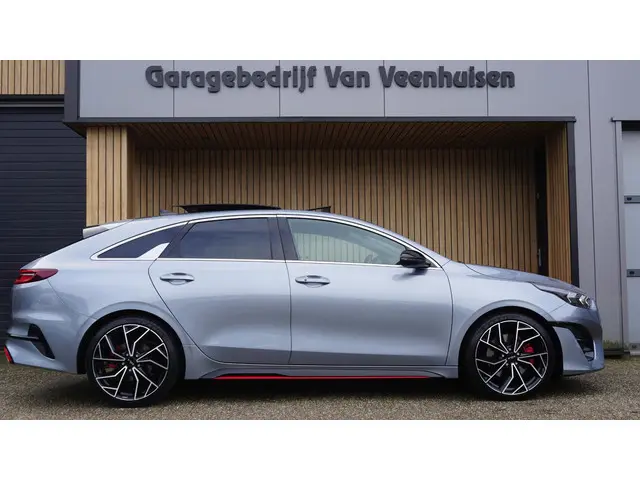 Kia ProCeed 1.6 T-GDI 204pk GT *Facelift* Pano.Dak JBL Virtual Leder/Alcantara 19inch LM Stoel & Stu...