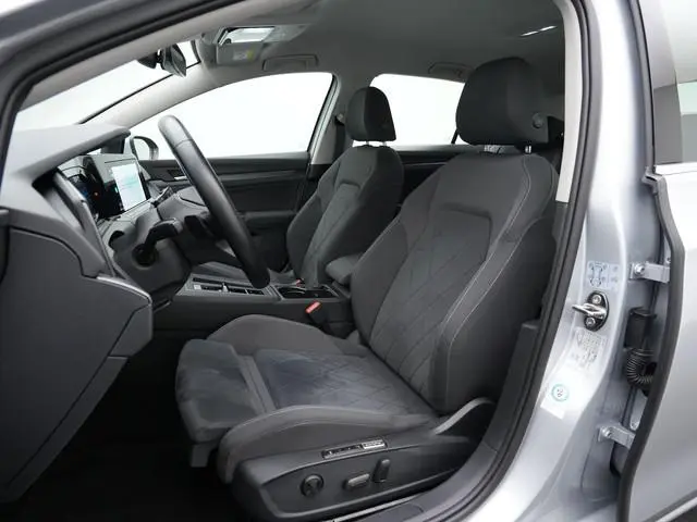 Volkswagen Golf 1.4 eHybrid 204 pk Style | Geheugen-/massagestoel | Adaptive Cruise | Stuur-/stoelve...
