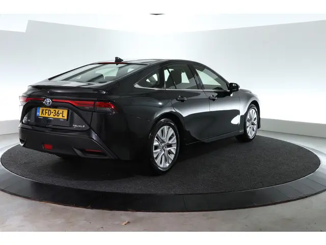 Toyota Mirai Dynamic | NIEUW | CARPLAY | STOELVERW. |