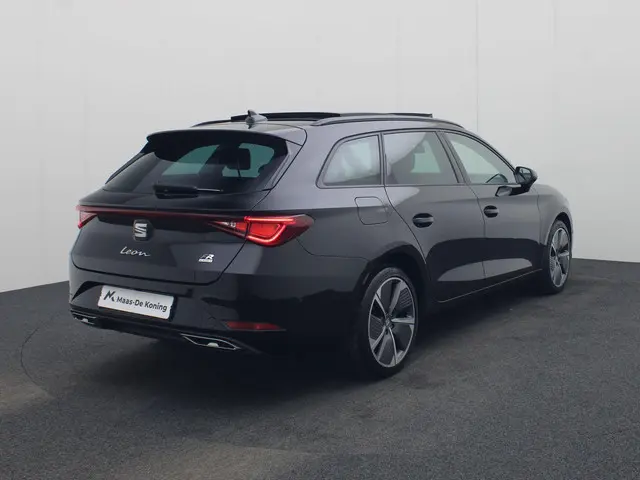 SEAT Leon Sportstourer 1.4 TSI PHEV 204PK DSG FR · Panoramadak · Apple/Android Car Play · Navigatie...